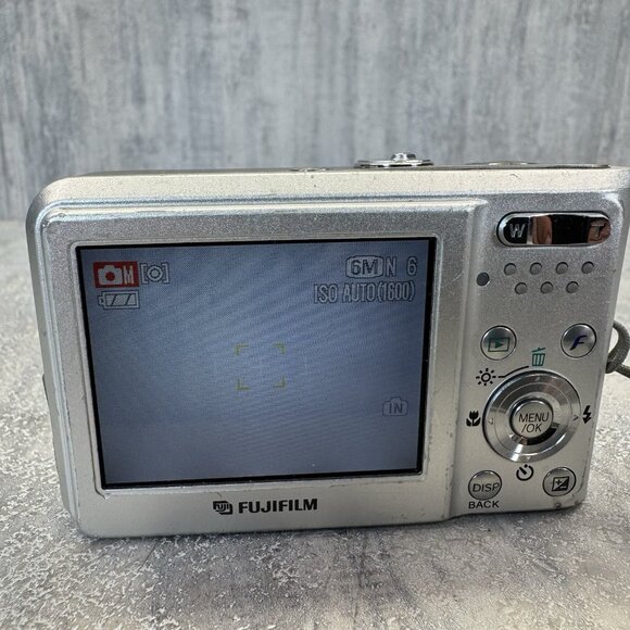 Fujifilm FinePix F30 Compact Digital Camera 6.3MP Tested Works - Picture 11 of 14